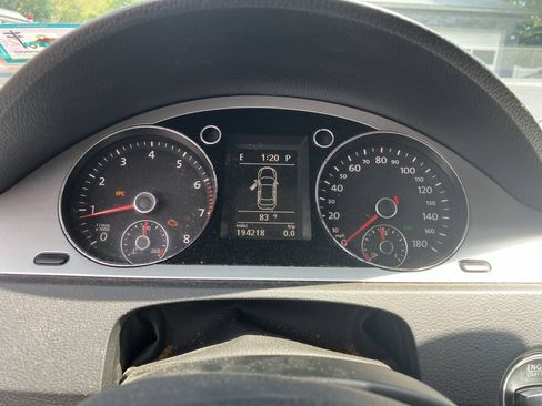 Used 2010 Volkswagen CC Sport FWD image 5
