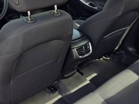 Used 2025 Chevrolet Malibu LT image 23