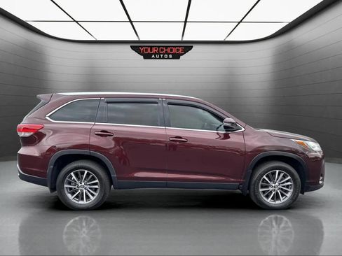 Used 2019 Toyota Highlander XLE image 6