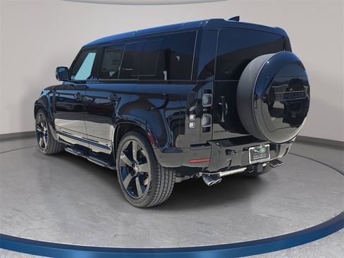 New 2025 Land Rover Defender 110 V8 image 7