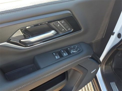 Used 2026 GMC Yukon Denali w/ Denali Reserve Package image 18