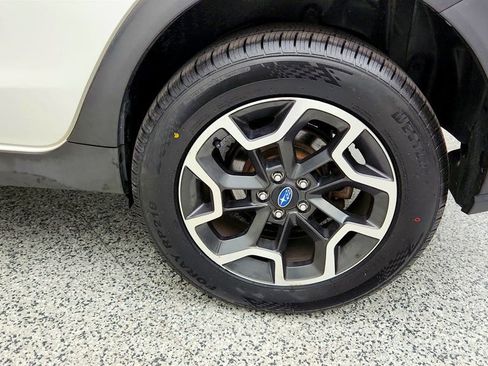 Used 2017 Subaru Crosstrek 2.0i Premium AWD/4WD image 9