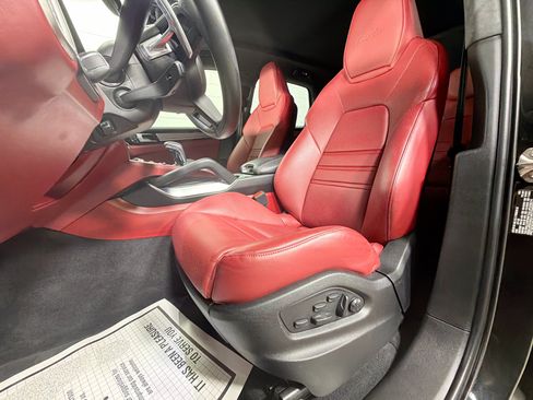 Certified 2023 Porsche Cayenne Turbo AWD/4WD image 5