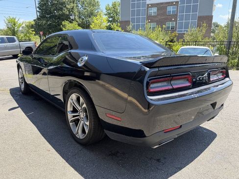 Used 2022 Dodge Challenger R/T RWD image 5