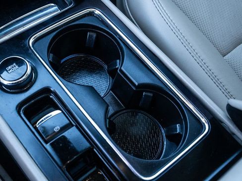 Used 2020 Lincoln Corsair AWD w/ Premium Package image 29