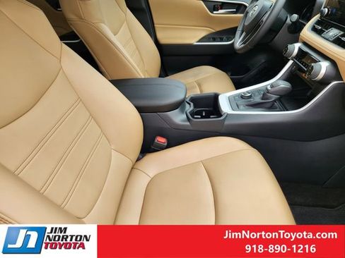 Used 2025 Toyota RAV4 XLE Premium AWD/4WD image 16