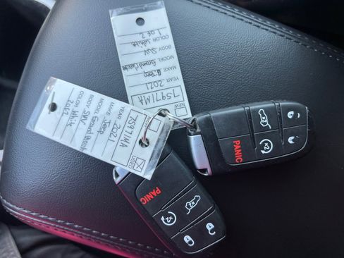 Used 2021 Jeep Grand Cherokee Laredo X image 35