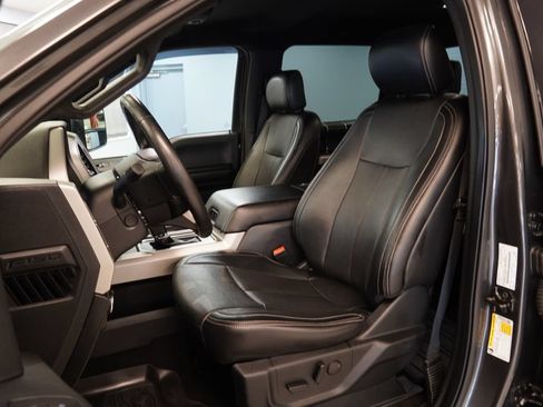 Used 2019 Ford F150 Lariat w/ Equipment Group 502A Luxury AWD/4WD image 3