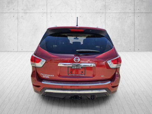 Used 2015 Nissan Pathfinder SL w/ SL Premium Package FWD image 6