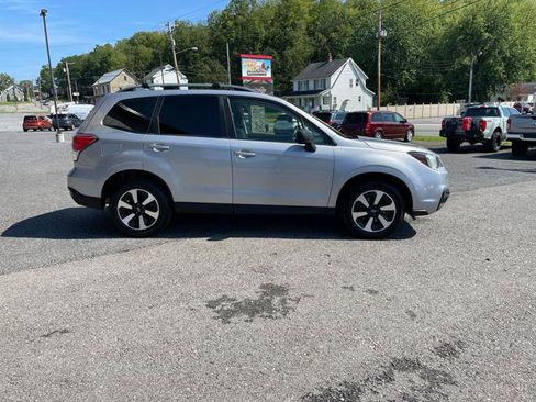 Used 2017 Subaru Forester 2.5i w/ Alloy Wheel Package AWD/4WD image 12