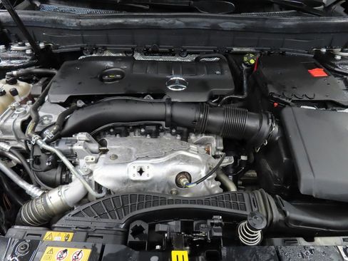 Used 2022 Mercedes-Benz GLB 250 4MATIC image 25