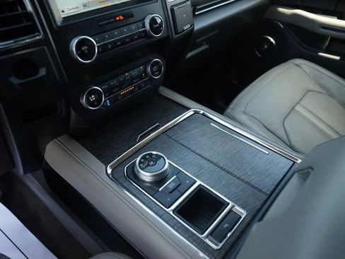 Used 2019 Ford Expedition Limited RWD image 30