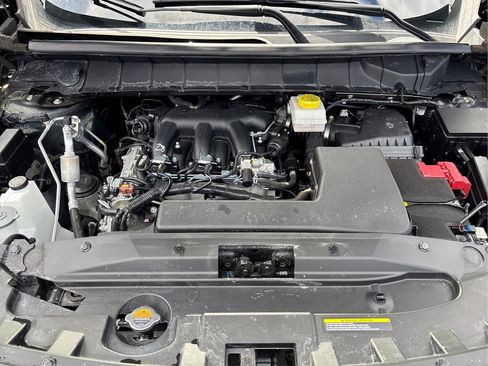 Used 2025 Nissan Pathfinder SV image 13