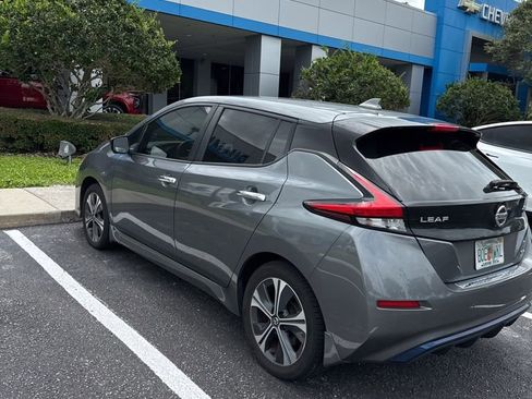 Used 2020 Nissan Leaf SV Plus w/ SV Plus Technology Package FWD image 3