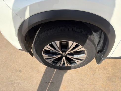 Used 2021 Nissan Rogue SV FWD image 15