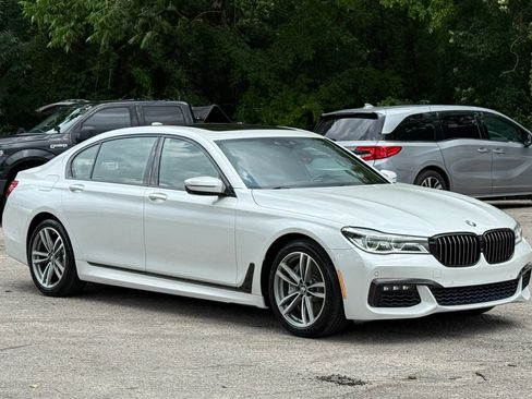 Used 2017 BMW 750i RWD image 1