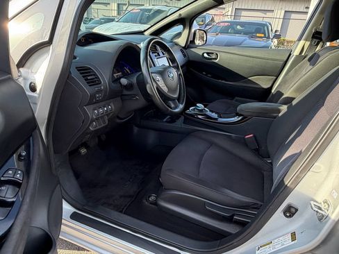 Used 2013 Nissan Leaf SV w/ LED & Quick Charge Pkg FWD image 11