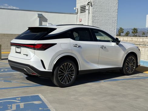 New 2026 Lexus RX 450h AWD image 10
