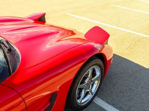 Used 2004 Chevrolet Corvette Convertible w/ Preferred Equipment Group RWD image 54