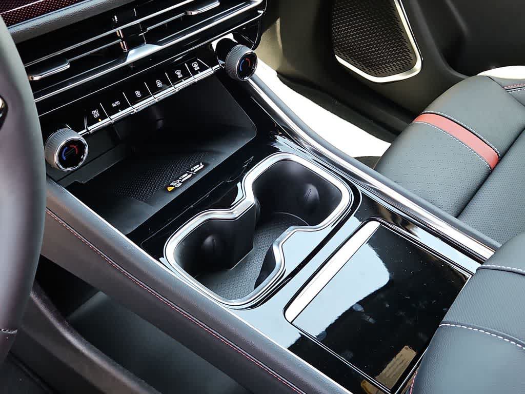 New 2026 Chevrolet Traverse RS w/ LPO, Floor Liner Package FWD image 20