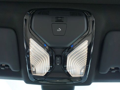 Used 2020 BMW 330i Sedan w/ Driving Assistance Package image 26