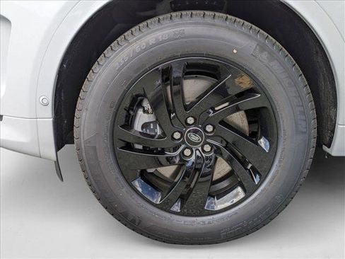 New 2025 Land Rover Discovery Sport S image 10