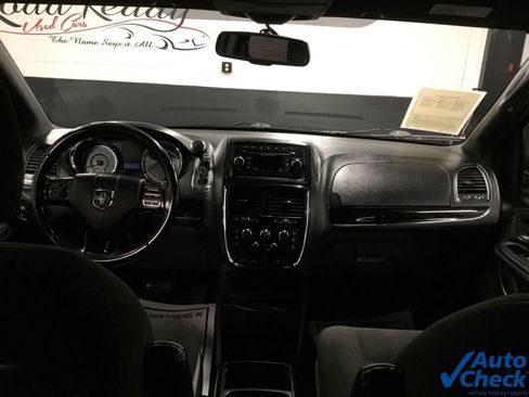 Used 2015 Dodge Grand Caravan SE FWD image 25