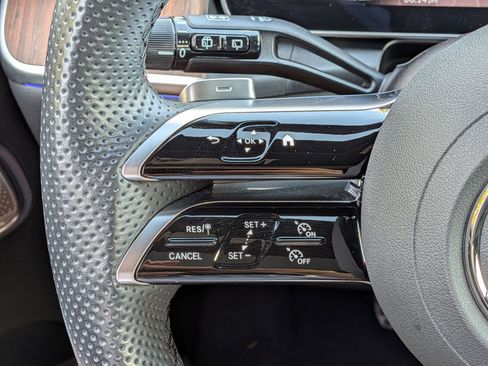 Used 2025 Mercedes-Benz GLC 300 4MATIC w/ AMG Line image 19
