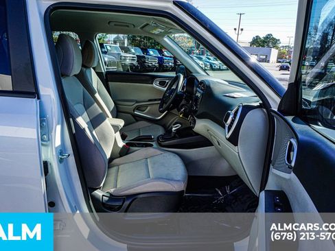 Used 2025 Kia Soul LX FWD image 24