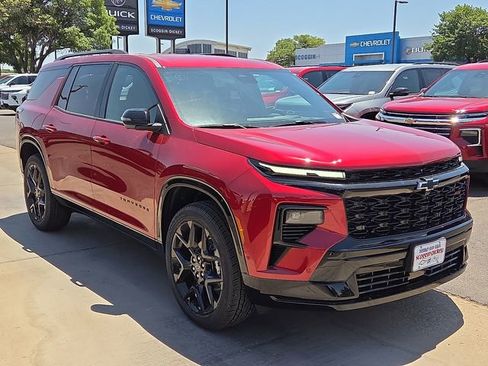 New 2026 Chevrolet Traverse RS w/ LPO, Floor Liner Package FWD image 5