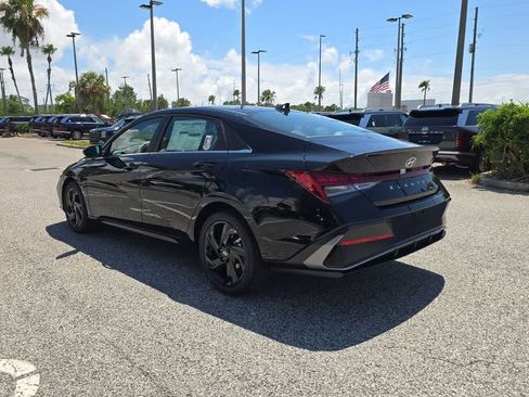 New 2026 Hyundai Elantra SEL Sport Premium FWD image 4
