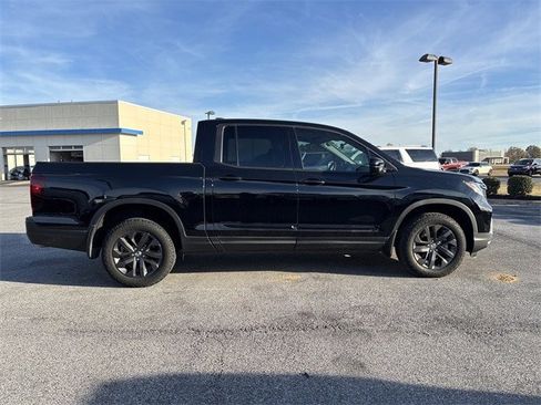 Used 2024 Honda Ridgeline Sport image 11