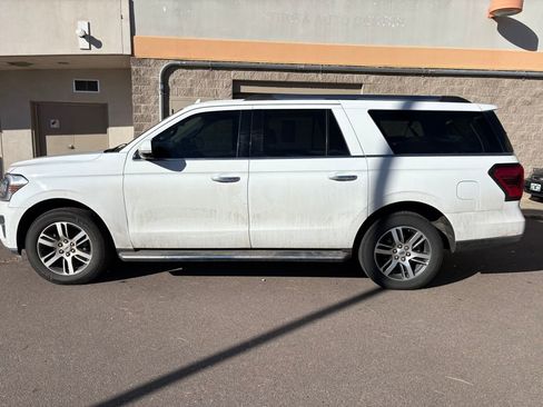 Used 2022 Ford Expedition Max Limited image 4