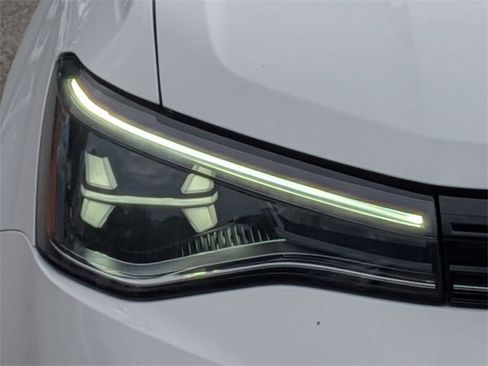 New 2026 Volkswagen Taos S image 9