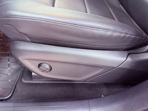 Used 2024 Mercedes-Benz GLE 350 4MATIC w/ Winter Package image 21