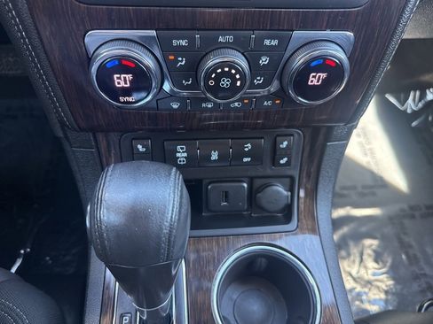 Used 2015 Chevrolet Traverse LT image 36