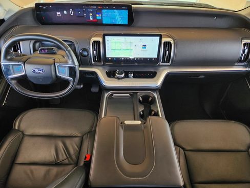 Used 2025 Ford Expedition Max Platinum AWD/4WD image 27
