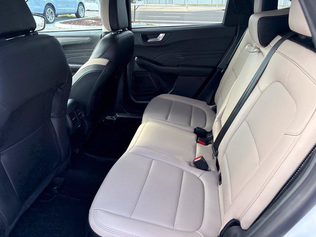 Used 2022 Ford Escape Titanium w/ Class II Trailer Tow Package AWD/4WD image 16