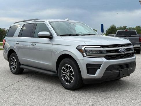 Certified 2024 Ford Expedition XLT RWD image 8