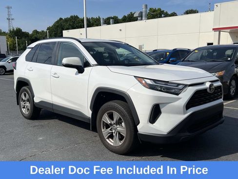 Used 2025 Toyota RAV4 XLE AWD/4WD image 1