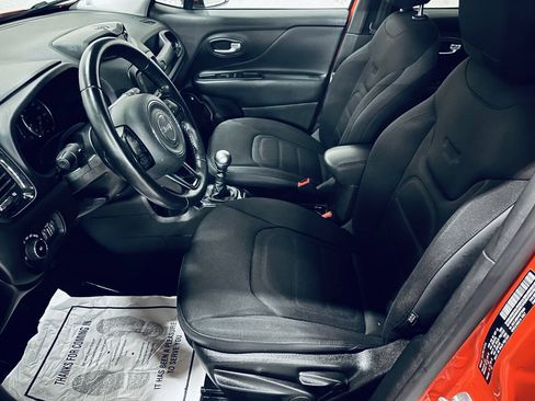 Used 2017 Jeep Renegade Altitude w/ Safety & Security Group FWD image 17