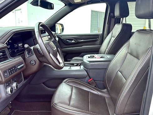 Used 2022 GMC Yukon Denali AWD/4WD image 7