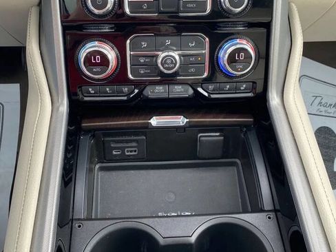 Used 2021 GMC Yukon XL Denali w/ Denali Premium Package AWD/4WD image 24