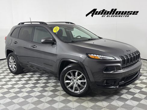 Used 2018 Jeep Cherokee Latitude image 1