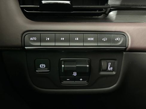 Used 2023 Cadillac Escalade Sport Platinum w/ LPO, ONYX Package AWD/4WD image 24