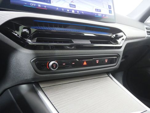 Certified 2025 BMW i4 eDrive40 image 25