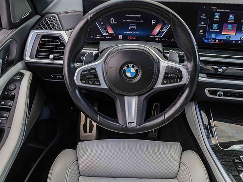 Used 2024 BMW X5 xDrive40i w/ M Sport Package AWD/4WD image 17