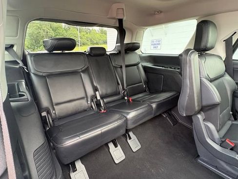 Used 2025 Ford Expedition Platinum AWD/4WD image 32
