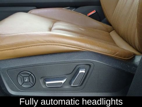 Used 2019 Audi e-tron Prestige w/ Prestige Package image 24