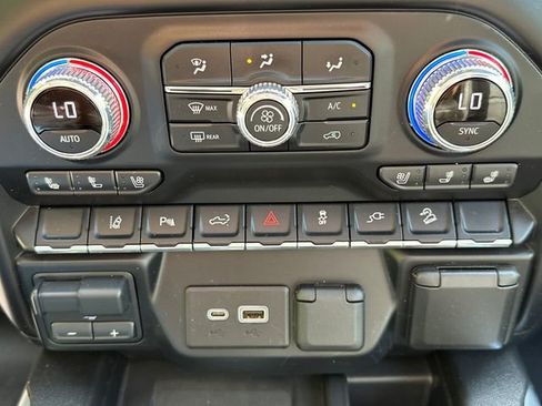 Used 2022 GMC Sierra 2500 Denali AWD/4WD image 36